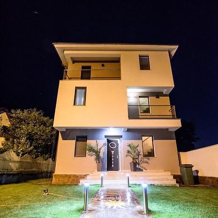 Vila Naty Năvodari Exteriör bild