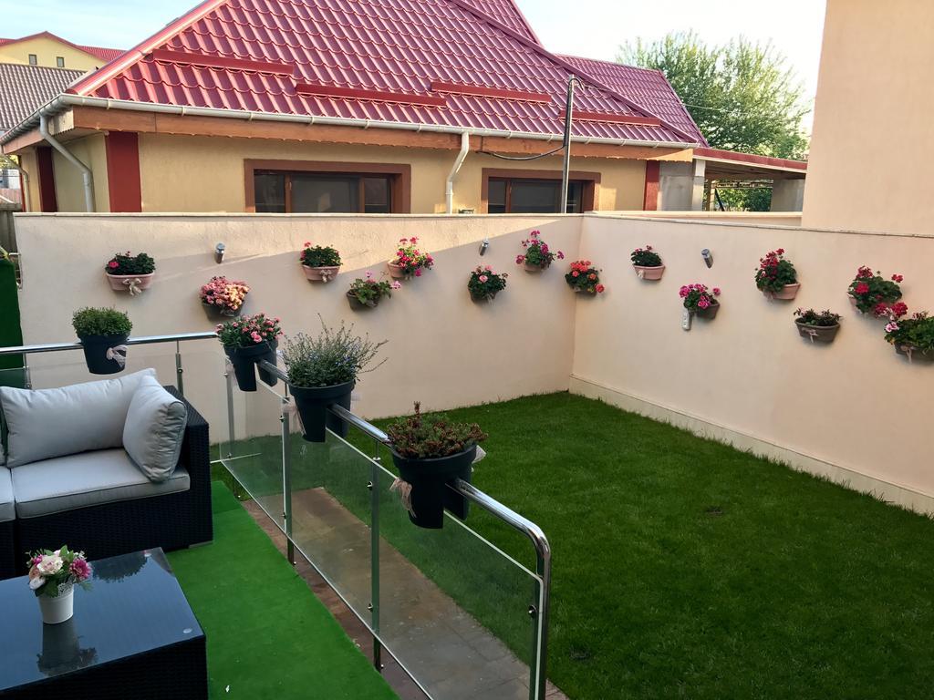 Vila Naty Năvodari Exteriör bild